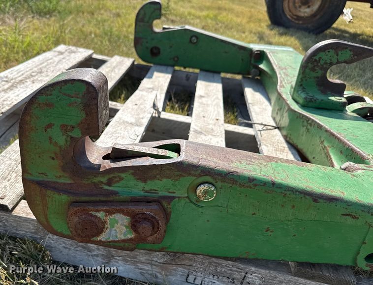 image for item DZ8847 John Deere quick attach