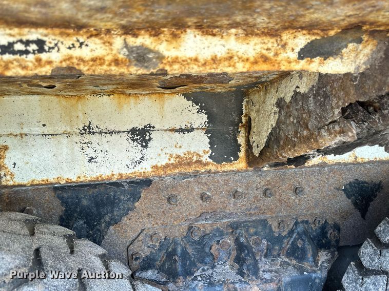 image for item EB2774 2004 Peterbilt 320 refuse truck