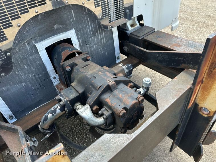 image for item EB2774 2004 Peterbilt 320 refuse truck