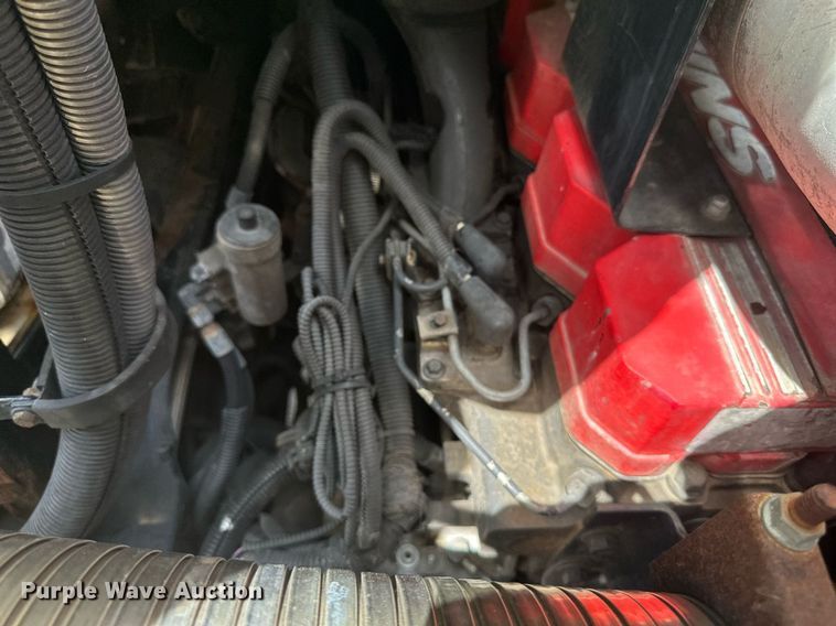 image for item EB2774 2004 Peterbilt 320 refuse truck