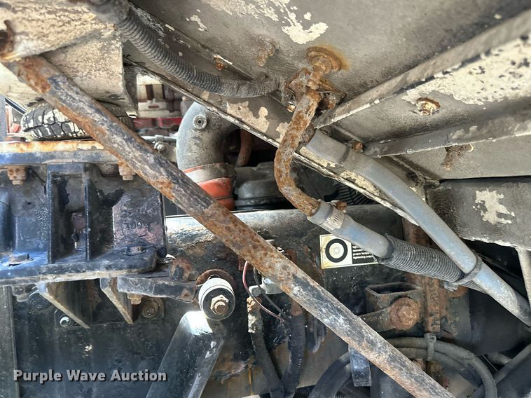 image for item EB2774 2004 Peterbilt 320 refuse truck