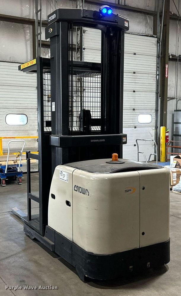 image for item EB2804 2018 Crown SP3520-30 order picker