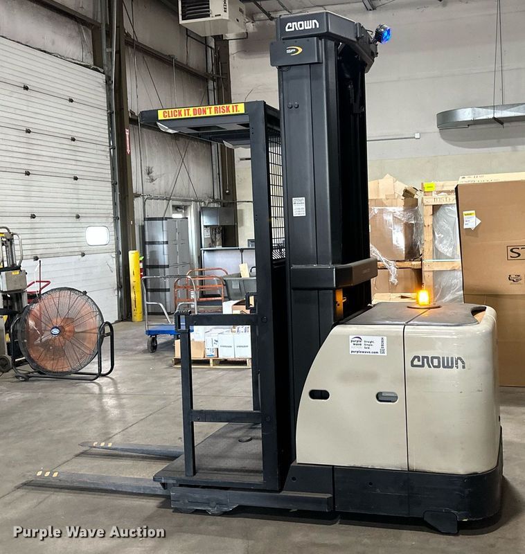 image for item EB2804 2018 Crown SP3520-30 order picker