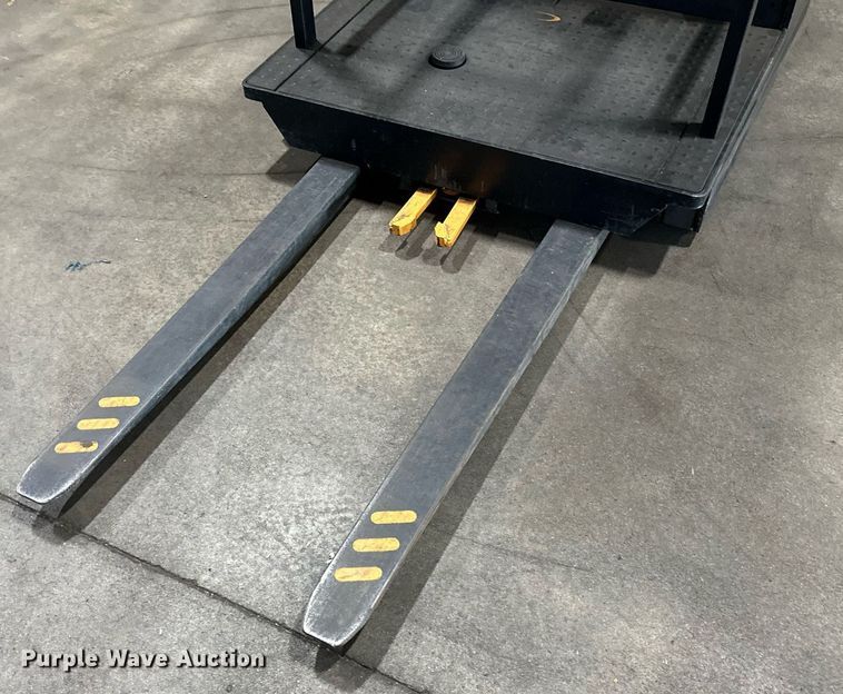 image for item EB2804 2018 Crown SP3520-30 order picker