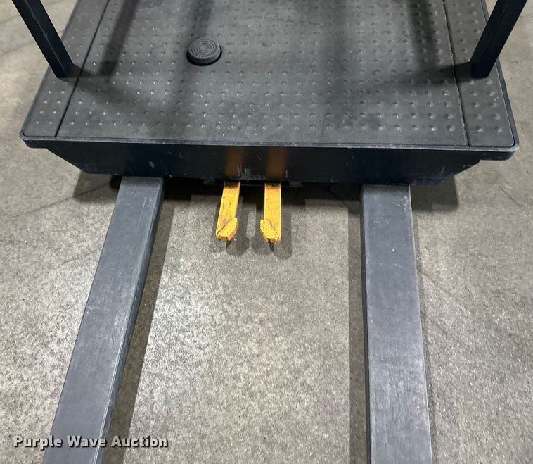 image for item EB2804 2018 Crown SP3520-30 order picker