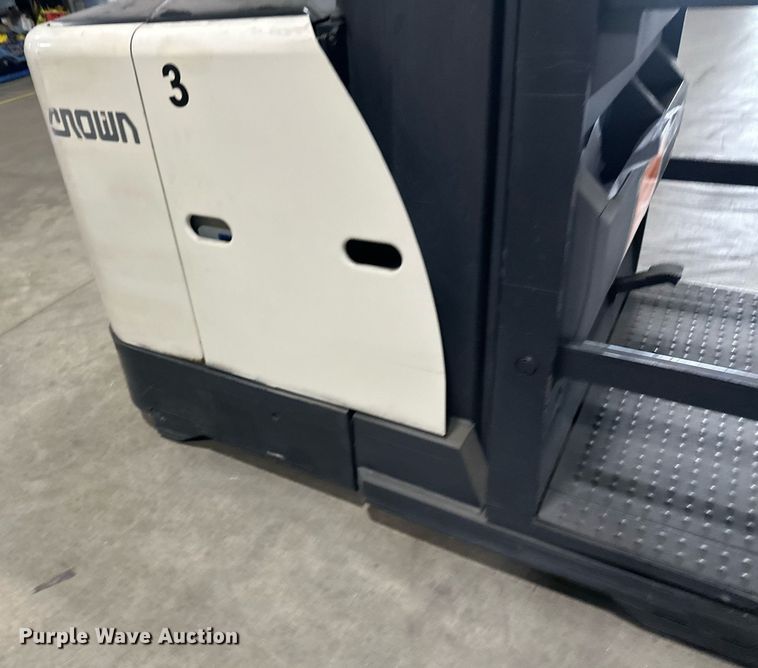 image for item EB2804 2018 Crown SP3520-30 order picker