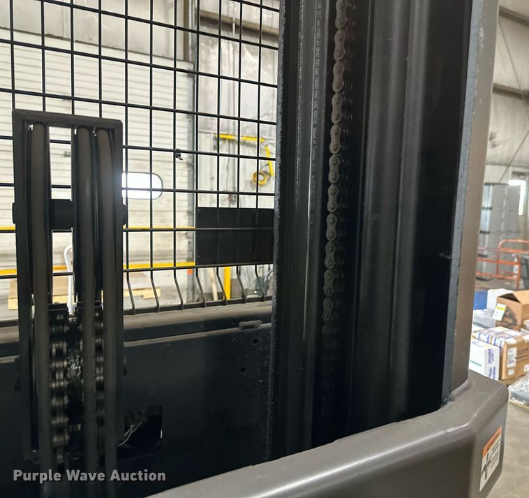 image for item EB2804 2018 Crown SP3520-30 order picker