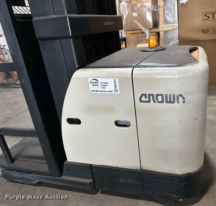 image for item EB2804 2018 Crown SP3520-30 order picker