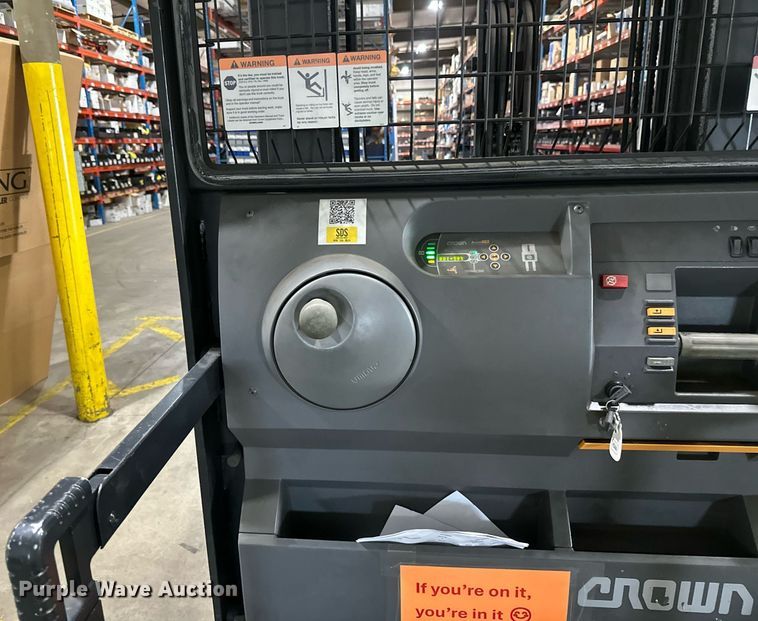 image for item EB2804 2018 Crown SP3520-30 order picker