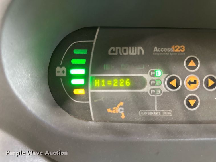 image for item EB2804 2018 Crown SP3520-30 order picker