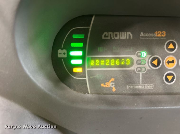 image for item EB2804 2018 Crown SP3520-30 order picker