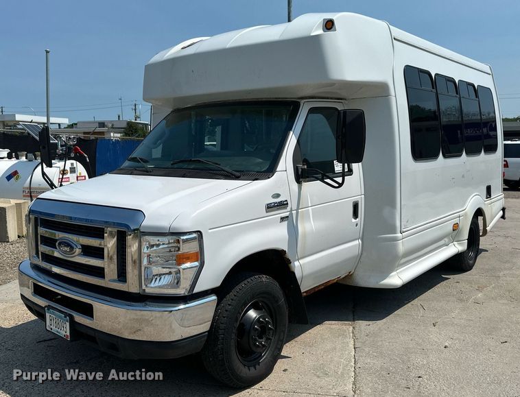 image for item EB2805 2012 Ford E450 Super Duty shuttle bus