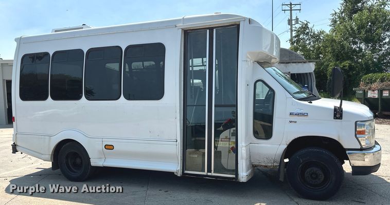 image for item EB2805 2012 Ford E450 Super Duty shuttle bus