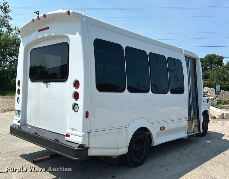 image for item EB2805 2012 Ford E450 Super Duty shuttle bus