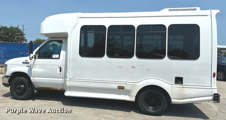 image for item EB2805 2012 Ford E450 Super Duty shuttle bus