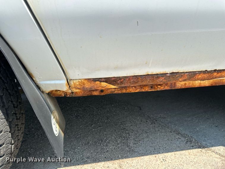 image for item EB2805 2012 Ford E450 Super Duty shuttle bus