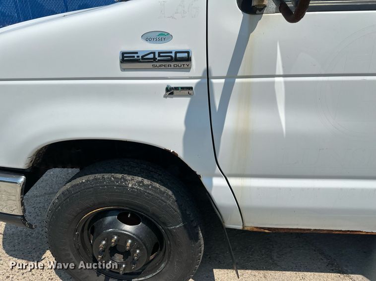 image for item EB2805 2012 Ford E450 Super Duty shuttle bus