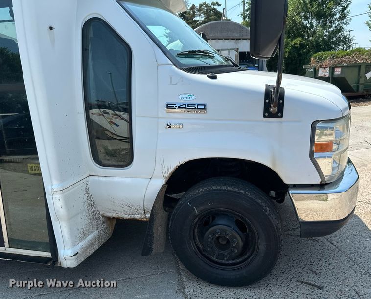image for item EB2805 2012 Ford E450 Super Duty shuttle bus