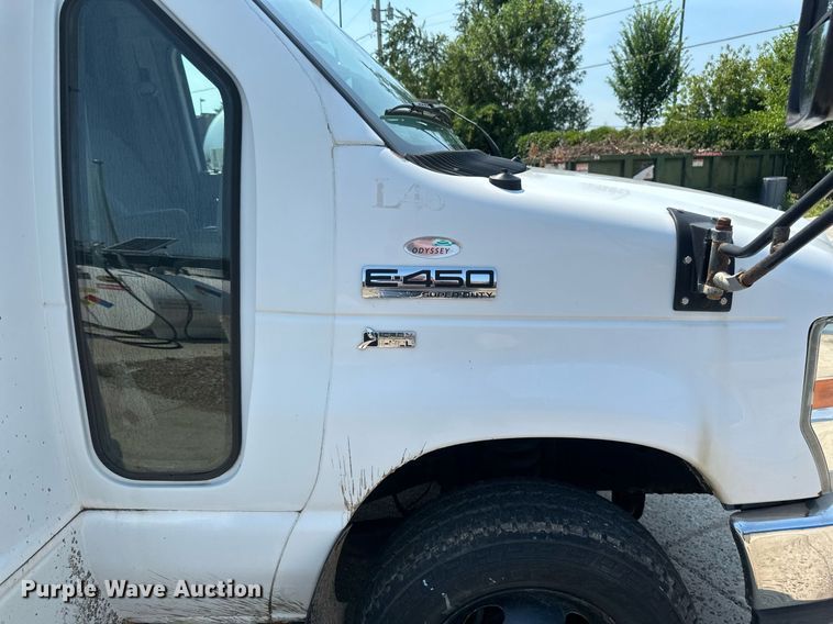 image for item EB2805 2012 Ford E450 Super Duty shuttle bus