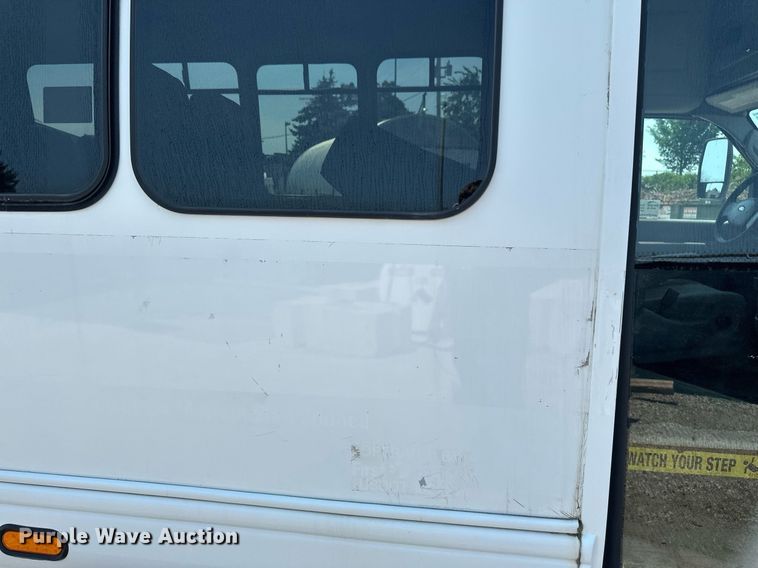 image for item EB2805 2012 Ford E450 Super Duty shuttle bus
