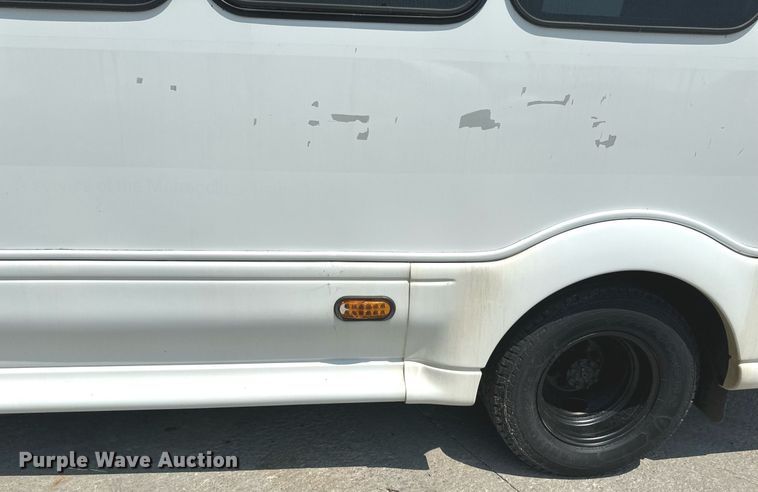 image for item EB2805 2012 Ford E450 Super Duty shuttle bus