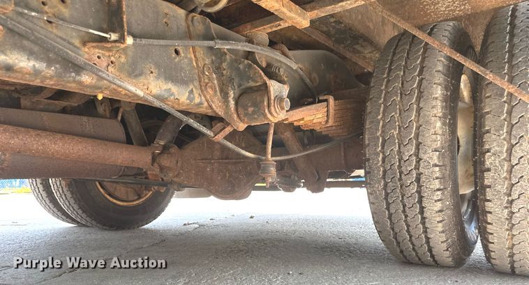 image for item EB2805 2012 Ford E450 Super Duty shuttle bus