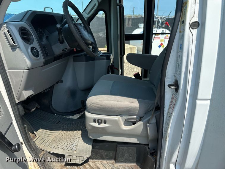 image for item EB2805 2012 Ford E450 Super Duty shuttle bus