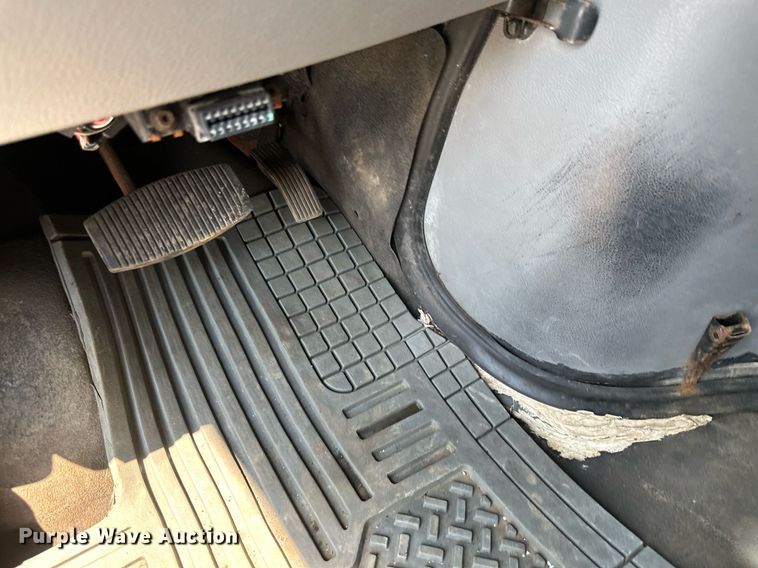 image for item EB2805 2012 Ford E450 Super Duty shuttle bus