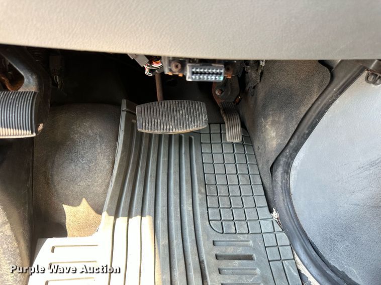 image for item EB2805 2012 Ford E450 Super Duty shuttle bus