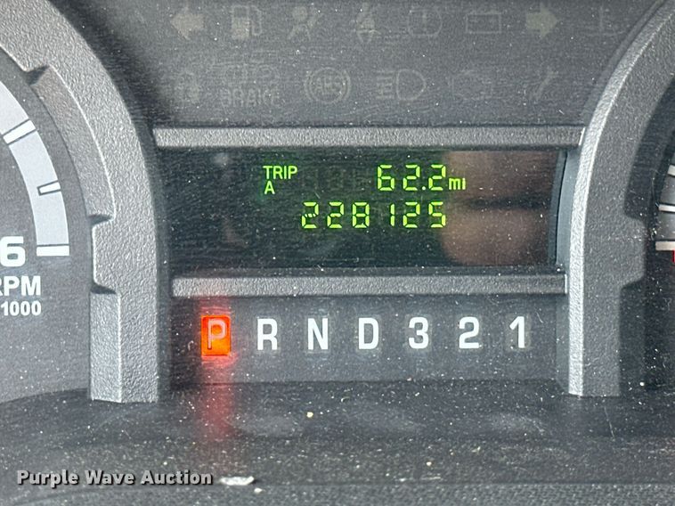 image for item EB2805 2012 Ford E450 Super Duty shuttle bus