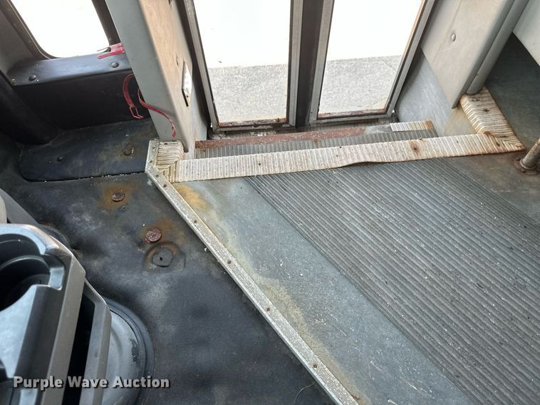 image for item EB2805 2012 Ford E450 Super Duty shuttle bus