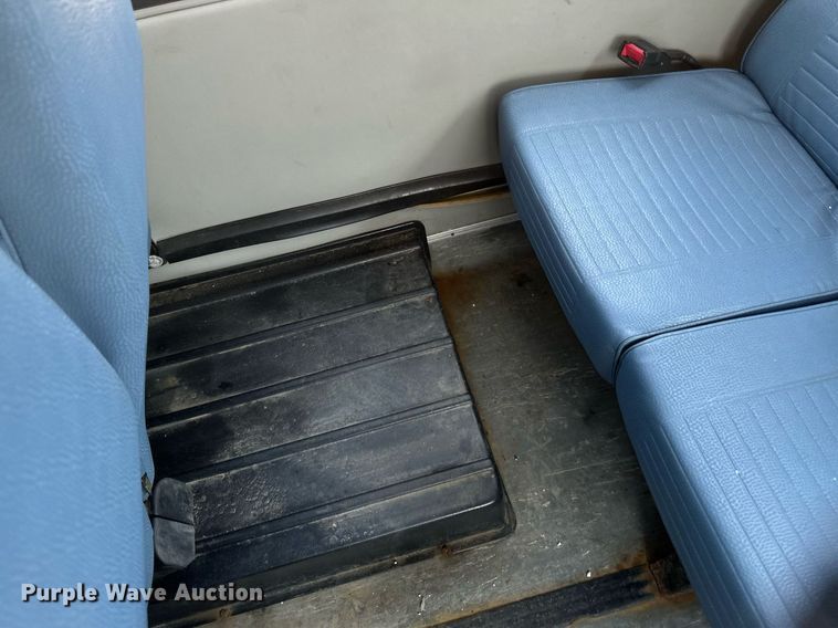 image for item EB2805 2012 Ford E450 Super Duty shuttle bus