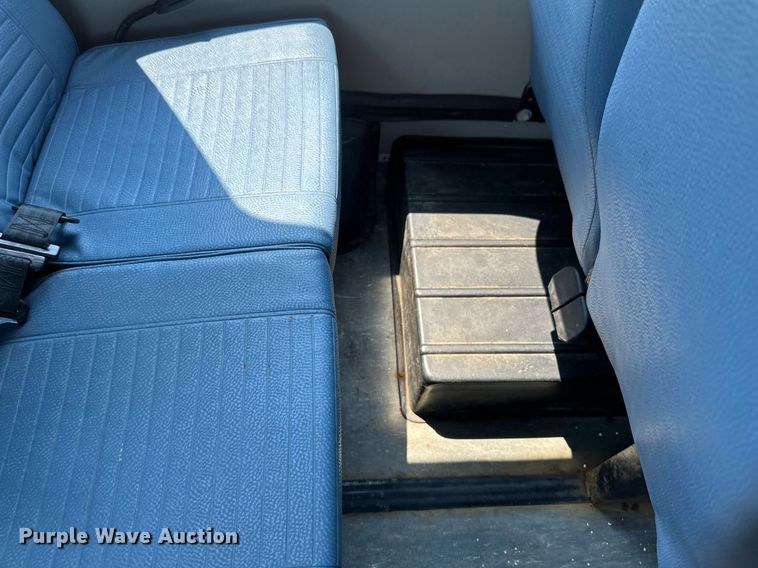 image for item EB2805 2012 Ford E450 Super Duty shuttle bus