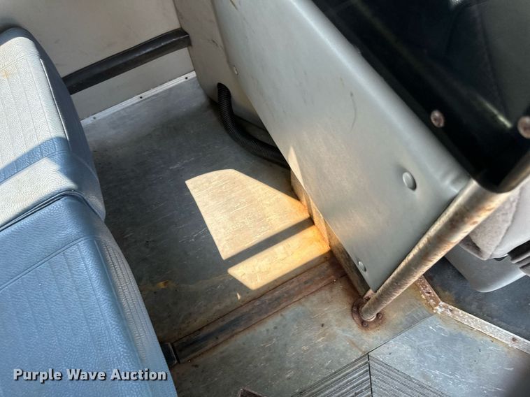 image for item EB2805 2012 Ford E450 Super Duty shuttle bus