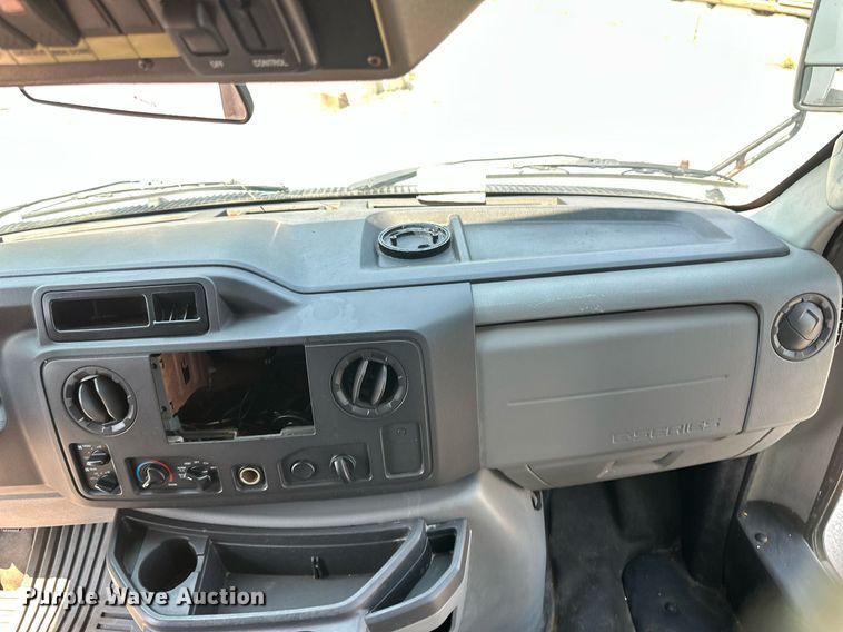 image for item EB2805 2012 Ford E450 Super Duty shuttle bus