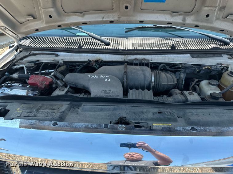 image for item EB2805 2012 Ford E450 Super Duty shuttle bus