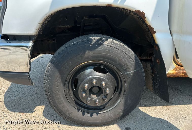 image for item EB2805 2012 Ford E450 Super Duty shuttle bus