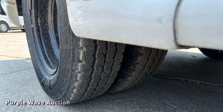 image for item EB2805 2012 Ford E450 Super Duty shuttle bus