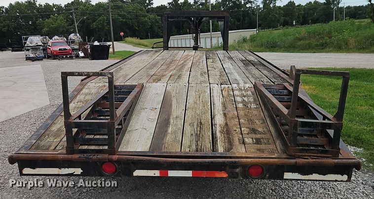image for item EB8175 1994 SIMT equipment trailer