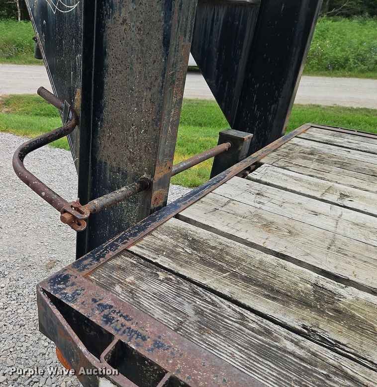 image for item EB8175 1994 SIMT equipment trailer