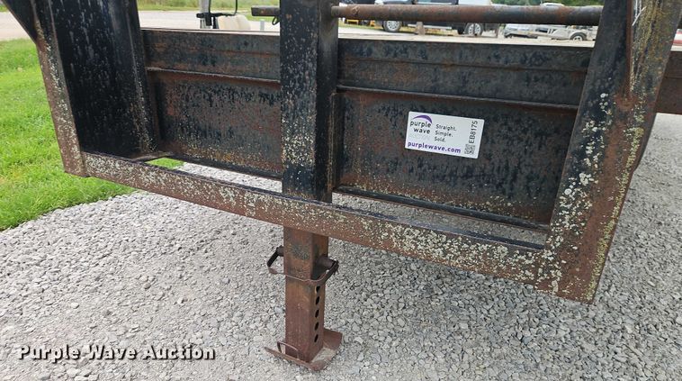 image for item EB8175 1994 SIMT equipment trailer