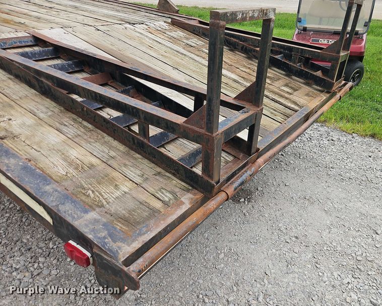 image for item EB8175 1994 SIMT equipment trailer