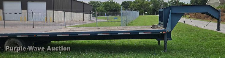image for item EB8176 2000 L&L flatbed trailer