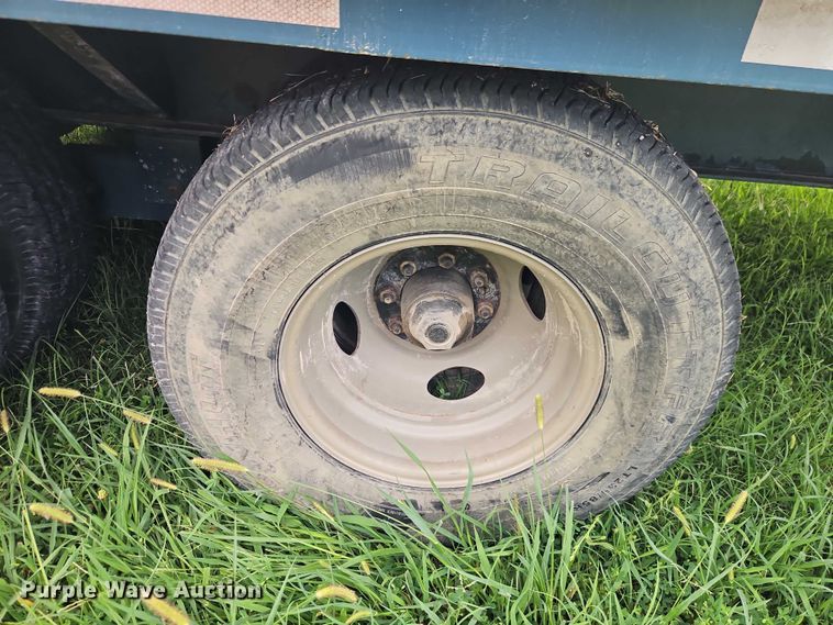 image for item EB8176 2000 L&L flatbed trailer