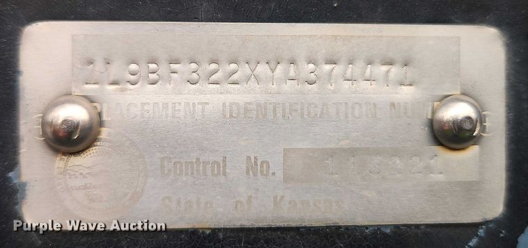 image for item EB8176 2000 L&L flatbed trailer