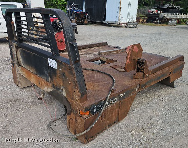 image for item EB8177 DewEze hydraulic bale bed