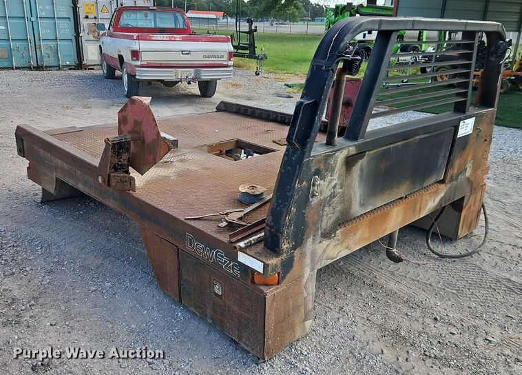 image for item EB8177 DewEze hydraulic bale bed