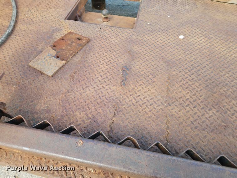 image for item EB8177 DewEze hydraulic bale bed