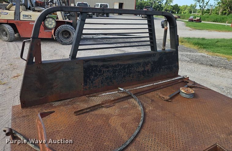 image for item EB8177 DewEze hydraulic bale bed