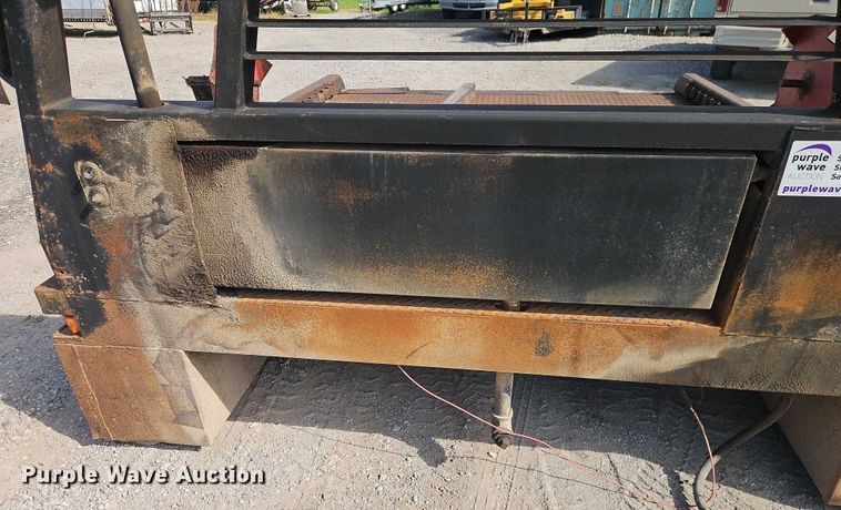 image for item EB8177 DewEze hydraulic bale bed